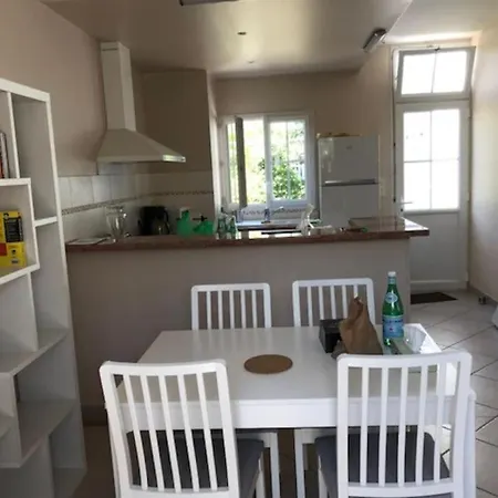 Ferienhaus Maison Typique Dans Rue Calme A 50m Du Marche